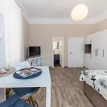 Lägenhet & Kolovare 1,