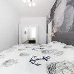 & Kolovare 1, *