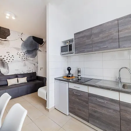 & Kolovare 1, Apartment