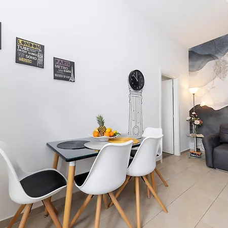 Apartment & Kolovare 1,