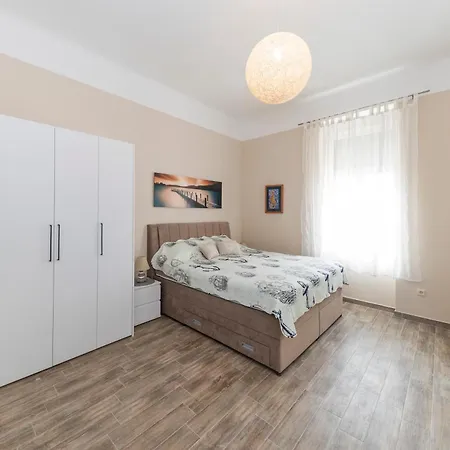 & Kolovare 1, Apartment *