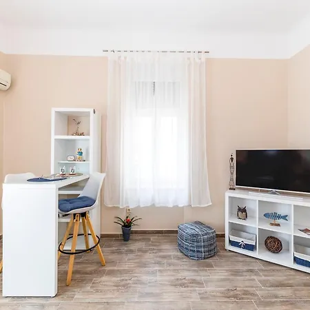 & Kolovare 1, Apartment *