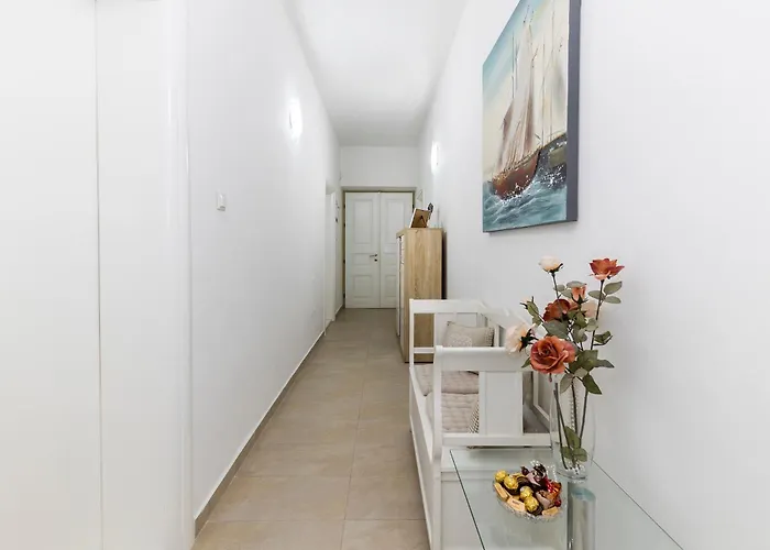 Apartment & Kolovare 1,