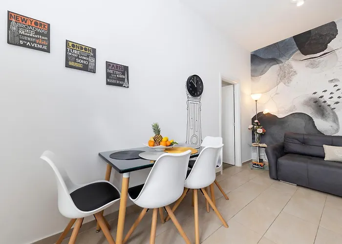 Apartment & Kolovare 1,