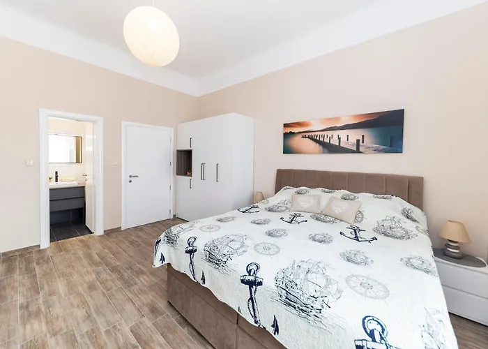 & Kolovare 1, * Zadar