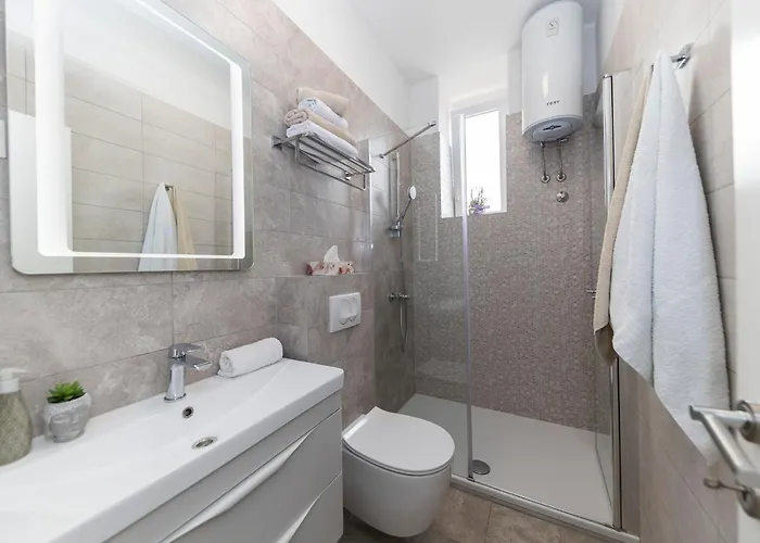 & Kolovare 1, * Zadar